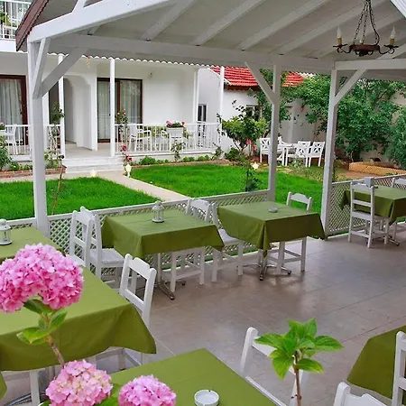 Yarimada Tatil Evi 3* Селемие
