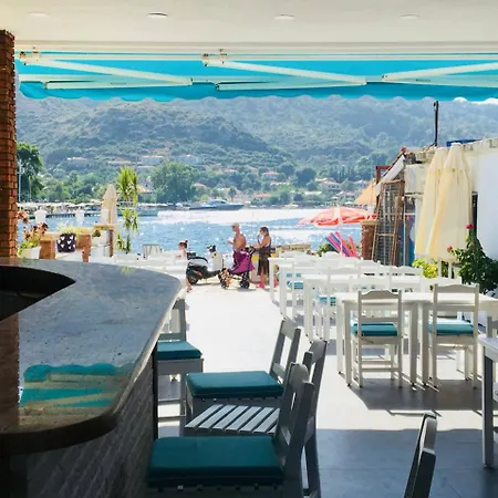 Отель Yarimada Tatil Evi 3*