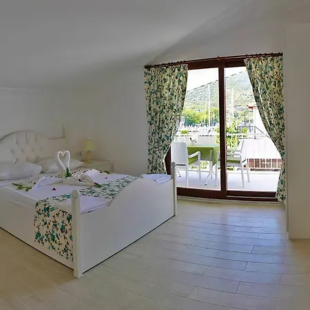 Yarimada Tatil Evi Отель 3*