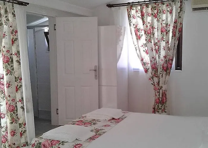 Yarimada Tatil Evi 3* السليمية